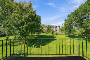 10361 Dearlove Rd, Glenview, IL 60025 - Photo 3