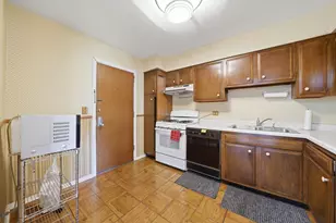 10361 Dearlove Rd, Glenview, IL 60025 - Photo 9