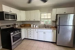 1009 Sherman St, Joliet, IL 60433 - Photo 3