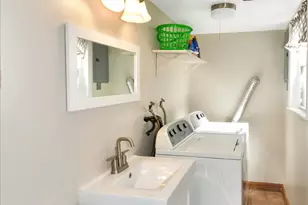 9101 Elm Cir, Hickory Hills, IL 60457 - Photo 21