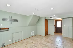 9101 Elm Cir, Hickory Hills, IL 60457 - Photo 19