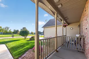 9 E S Ave, Cortland, IL 60112 - Photo 3