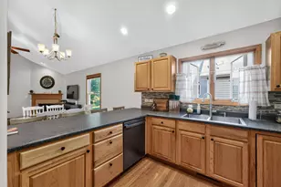 9 E S Ave, Cortland, IL 60112 - Photo 13