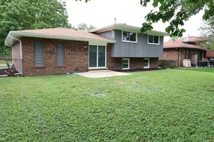 5 Lakewood Ct, Park Forest, IL 60466 - Photo 3