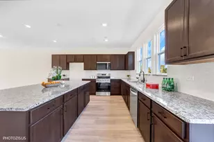 212 Mountain Interval Rd, Schaumburg, IL 60193 - Photo 7