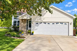 128 Windward Ln, Rochelle, IL 61068 - Photo 1