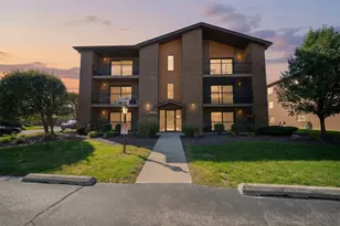 15718 Revere Ct, Oak Forest, IL 60452 - Photo 1