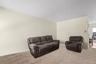 1910 Huntington Blvd, Hoffman Estates, IL 60169 - Photo 3