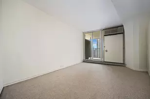 300 N State St, Chicago, IL 60654 - Photo 11