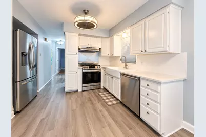 7052 W 64th Place, Chicago, IL 60638 - Photo 3