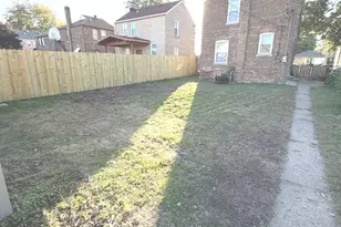 10809 S Avenue O, Chicago, IL 60617 - Photo 9