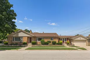 2928 W 92nd St, Evergreen Park, IL 60805 - Photo 1