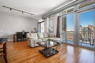 770 W Gladys Ave, Chicago, IL 60661 - Photo 3