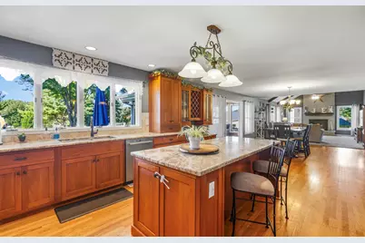 205 Spruce Court, Yorkville, IL 60560 - Photo 9