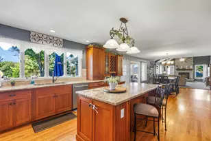 205 Spruce Ct, Yorkville, IL 60560 - Photo 9