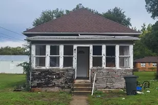 420 W Grant St, Streator, IL 61364 - Photo 1