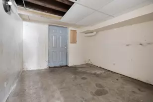 820 E 90th Pl, Chicago, IL 60619 - Photo 15