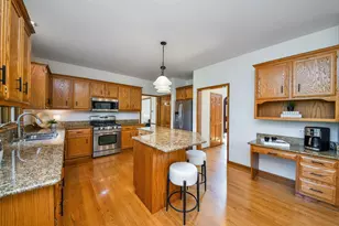 417 Saratoga Dr, Aurora, IL 60502 - Photo 9
