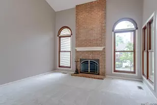 230 Parktrail Ct, Schaumburg, IL 60173 - Photo 7