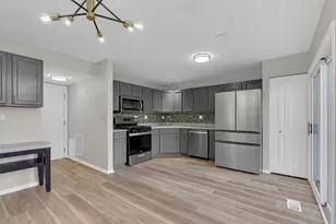 1530 E Chivalry Ct, Palatine, IL 60074 - Photo 5