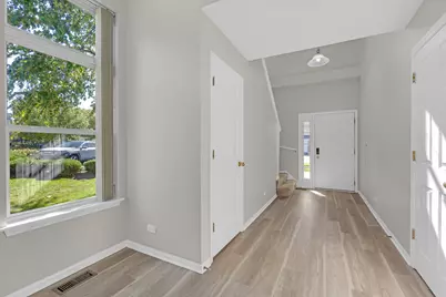 1530 E Chivalry Court, Palatine, IL 60074 - Photo 9