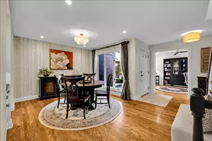 885 Saddlewood Dr, Glen Ellyn, IL 60137 - Photo 5