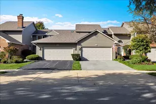 885 Saddlewood Dr, Glen Ellyn, IL 60137 - Photo 1