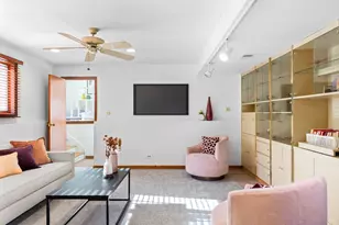 558 E Park Ave, Elmhurst, IL 60126 - Photo 13