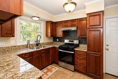 624 Green Oaks Drive, Crystal Lake, IL 60014 - Photo 9