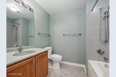 2335 W Belle Plaine Avenue #209, Chicago, IL 60618 - Photo 19