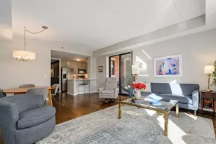 2335 W Belle Plaine Ave, Chicago, IL 60618 - Photo 7