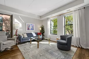 2335 W Belle Plaine Ave, Chicago, IL 60618 - Photo 5