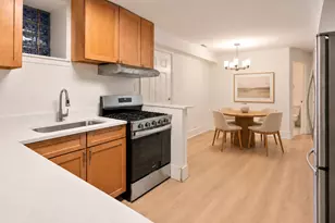 708 W Buckingham Pl, Chicago, IL 60657 - Photo 7