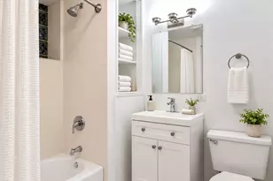 708 W Buckingham Pl, Chicago, IL 60657 - Photo 15