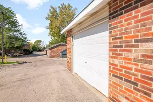4316 W Shamrock Ln, McHenry, IL 60050 - Photo 3