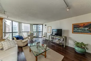 33 W Delaware Pl, Chicago, IL 60610 - Photo 7