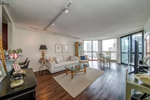 33 W Delaware Pl, Chicago, IL 60610 - Photo 5