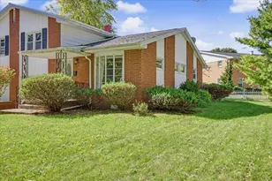 1301 S Oak St, Pontiac, IL 61764 - Photo 3