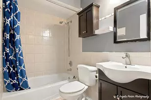 9402 Bay Colony Dr, Des Plaines, IL 60016 - Photo 13