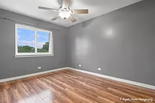 9402 Bay Colony Dr, Des Plaines, IL 60016 - Photo 11