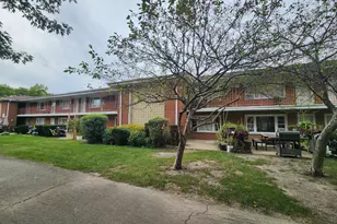 1107 E Algonquin Rd, Arlington Heights, IL 60005 - Photo 1