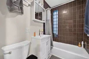 3339 N Hamilton Ave, Chicago, IL 60618 - Photo 25