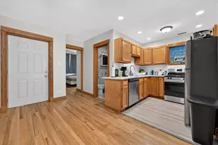 3339 N Hamilton Ave, Chicago, IL 60618 - Photo 29