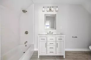 10220 S Indiana Ave, Chicago, IL 60628 - Photo 9