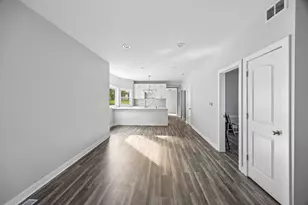 10220 S Indiana Ave, Chicago, IL 60628 - Photo 3