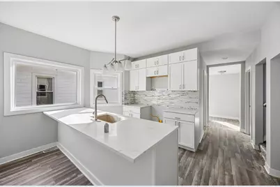 10220 S Indiana Avenue, Chicago, IL 60628 - Photo 5