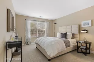 11 Kensington Cir, Wheaton, IL 60189 - Photo 15