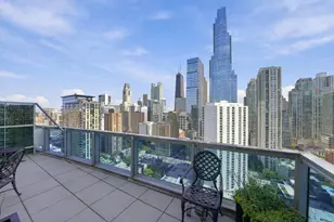 110 W Superior St, Chicago, IL 60654 - Photo 21