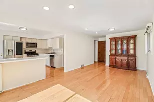 9041 W Oaks Ave, Des Plaines, IL 60016 - Photo 9
