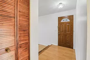 9041 W Oaks Ave, Des Plaines, IL 60016 - Photo 5